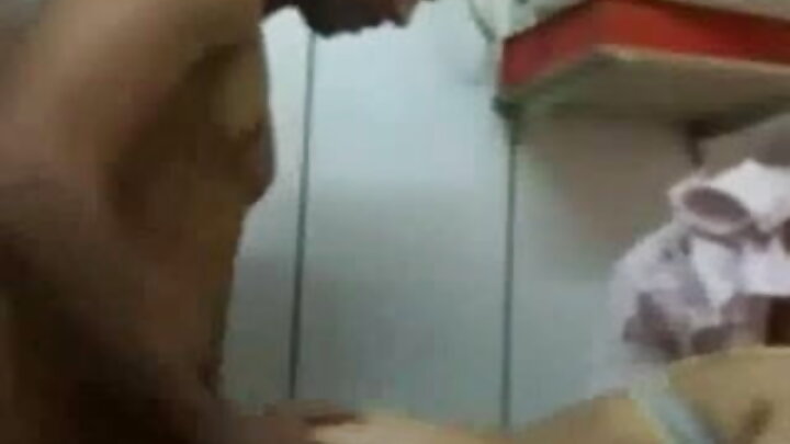 এনসাইন ইউক্রেনীয় রিয়েল্টরকে সামরিক কায়দায় ভালোভাবে চুদল।