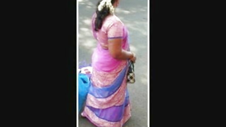 কৃষ্ণাঙ্গ পুরুষরা পালাক্রমে এক ফ্যাকাশে স্বর্ণকেশীর যোনিতে আক্রমণ করেছিল।