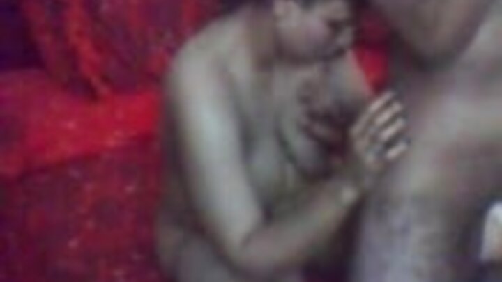 পুরুষালি অ্যান্ড্রু কর্পোরেট পার্টির সব বিবাহিত মহিলাদের সাথে সহবাস করল।
