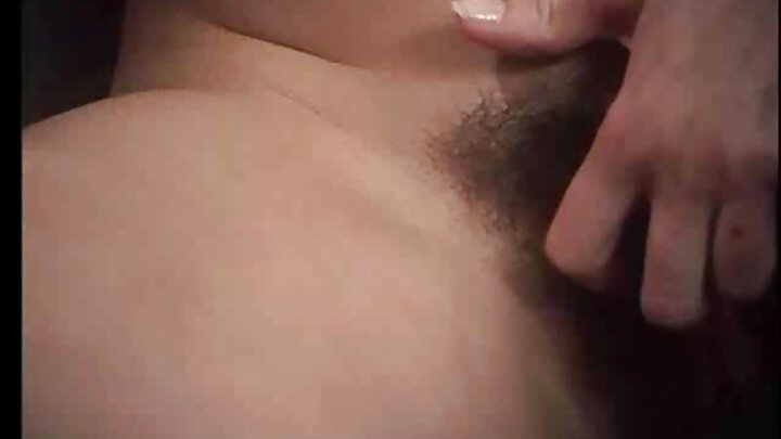 ইভা এলফি, প্যান্টি ছাড়া এক অভিজাত নারী