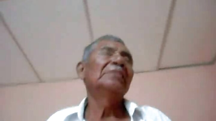 রুশ মাফিয়ার স্ত্রী এক স্প্যানিশ ছোকরার কুমারীত্ব হরণ করে